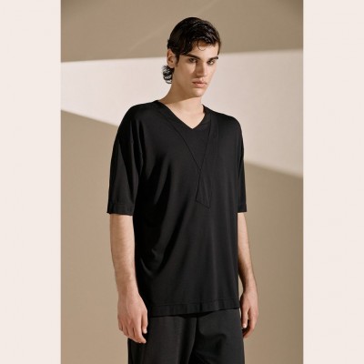 Diverse Men's V-Neck Oversized T-Shirt - Black