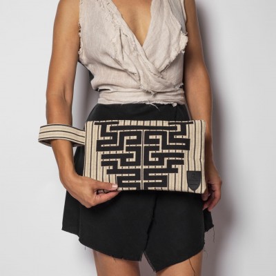 Loomcode Zipped Clutch Maze